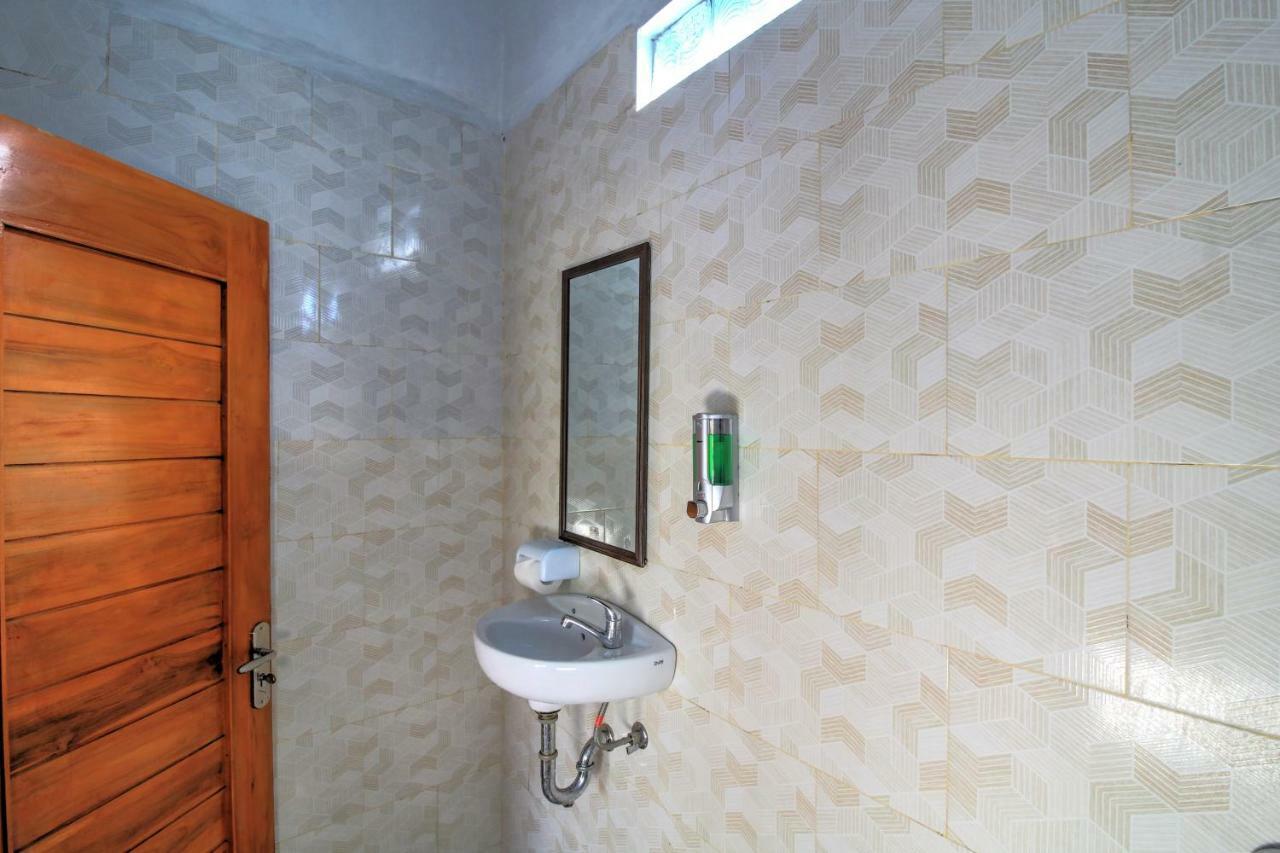 Arys Guest House Sakti Exterior photo